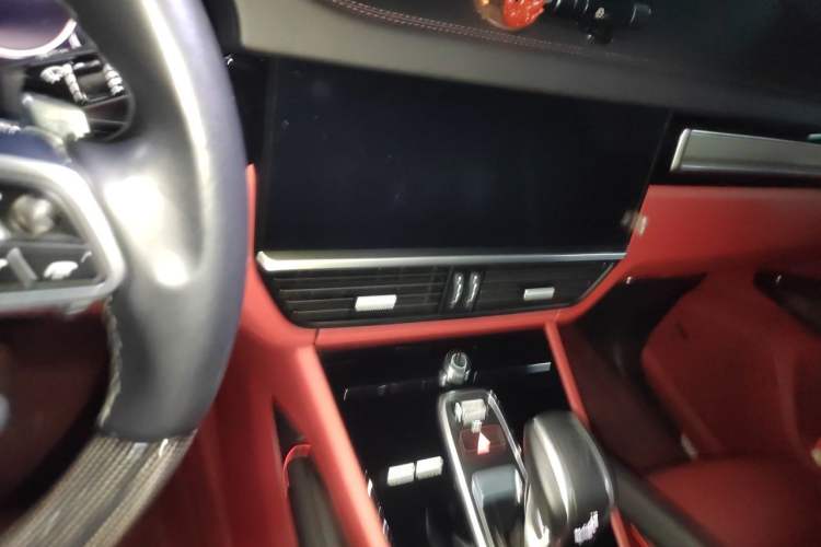 Used Porsche Cayenne E-Hybrid 2023 Cayenne E-Hybrid 2.0T Platinum Edition Audio And AC Panel