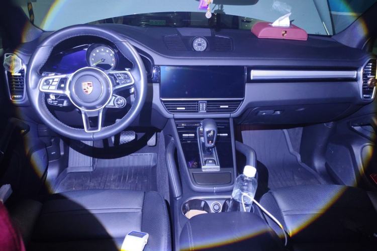 Used Porsche Cayenne E-Hybrid 2023 Cayenne E-Hybrid 2.0T Platinum Edition Center Console
