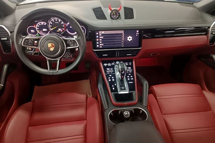 Used Porsche Cayenne E-Hybrid 2023 Cayenne Coupé E-Hybrid 2.0T Center Console