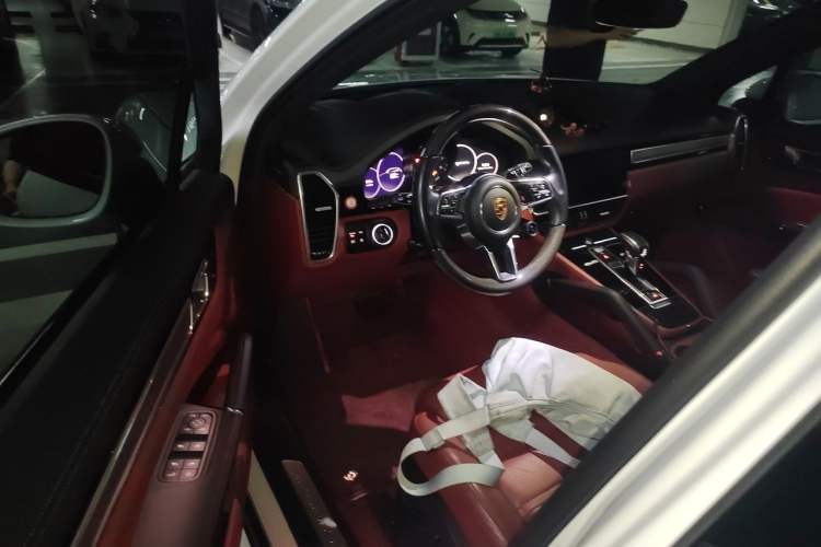 Used Porsche Cayenne E-Hybrid 2023 Cayenne E-Hybrid 2.0T Platinum Edition Driver Seat