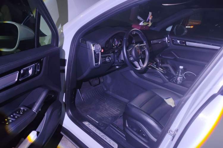 Used Porsche Cayenne E-Hybrid 2023 Cayenne E-Hybrid 2.0T Platinum Edition Driver Seat
