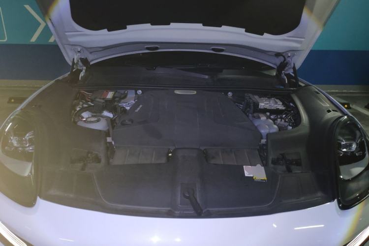 Used Porsche Cayenne E-Hybrid 2023 Cayenne E-Hybrid 2.0T Platinum Edition Engine Bay