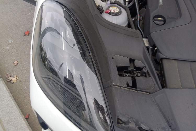 Used Porsche Cayenne E-Hybrid 2023 Cayenne E-Hybrid 2.0T Platinum Edition Engine Bay Right