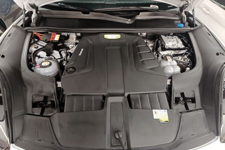 Used Porsche Cayenne E-Hybrid 2023 Cayenne Coupé E-Hybrid 2.0T Engine Bay