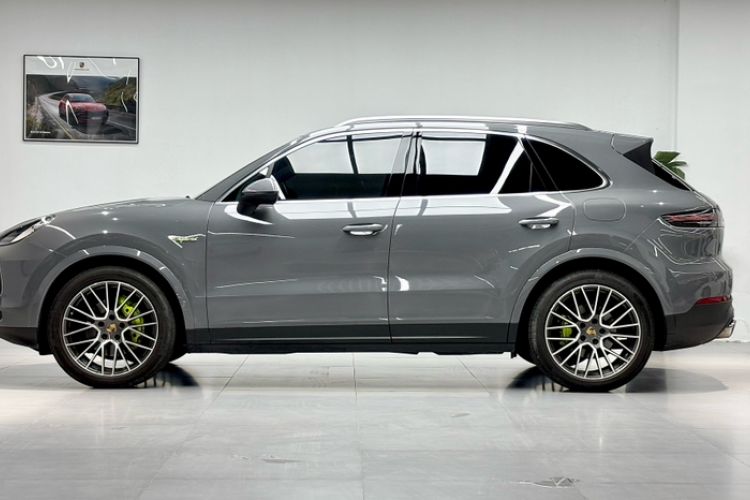 Used Porsche Cayenne E-Hybrid 2023 Cayenne E-Hybrid 2.0T Exterior 2