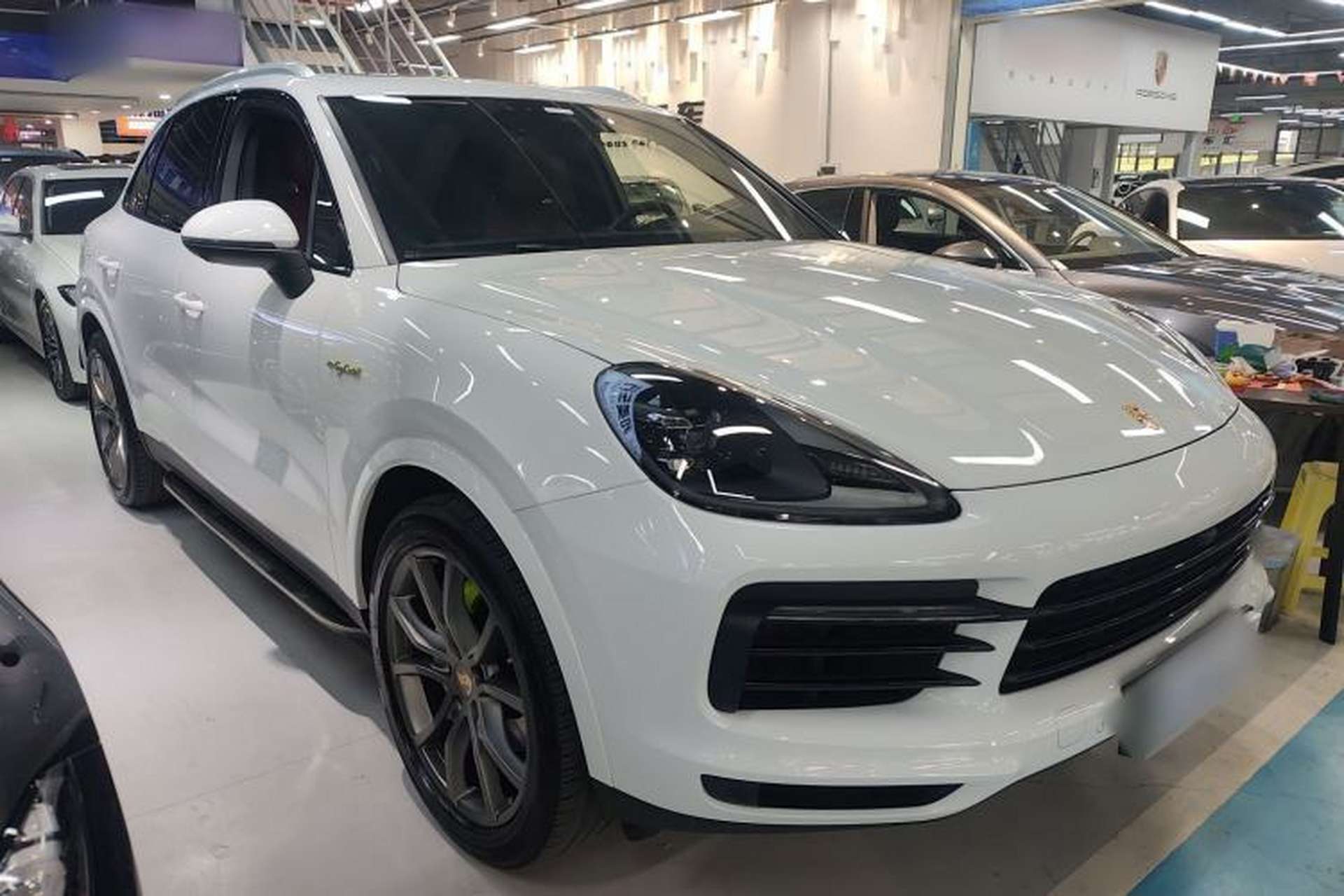 Used Porsche Cayenne E-Hybrid 2023 Cayenne E-Hybrid 2.0T Exterior 2