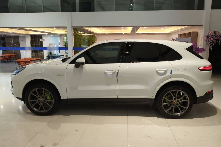 Used Porsche Cayenne E-Hybrid 2023 Cayenne E-Hybrid 2.0T Platinum Edition Exterior 3
