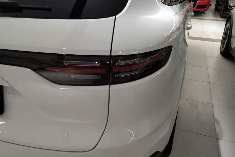 Used Porsche Cayenne E-Hybrid 2023 Cayenne E-Hybrid 2.0T Platinum Edition Exterior 3