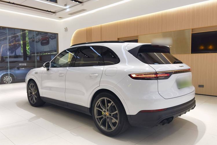 Used Porsche Cayenne E-Hybrid 2023 Cayenne E-Hybrid 2.0T Platinum Edition Exterior 3