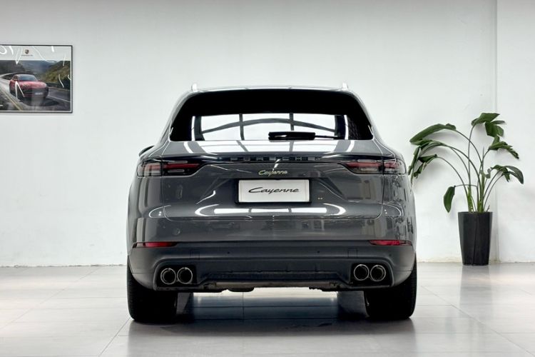 Used Porsche Cayenne E-Hybrid 2023 Cayenne E-Hybrid 2.0T Exterior 4