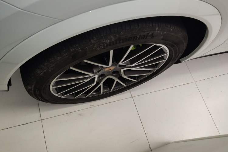 Used Porsche Cayenne E-Hybrid 2023 Cayenne E-Hybrid 2.0T Platinum Edition Exterior 4