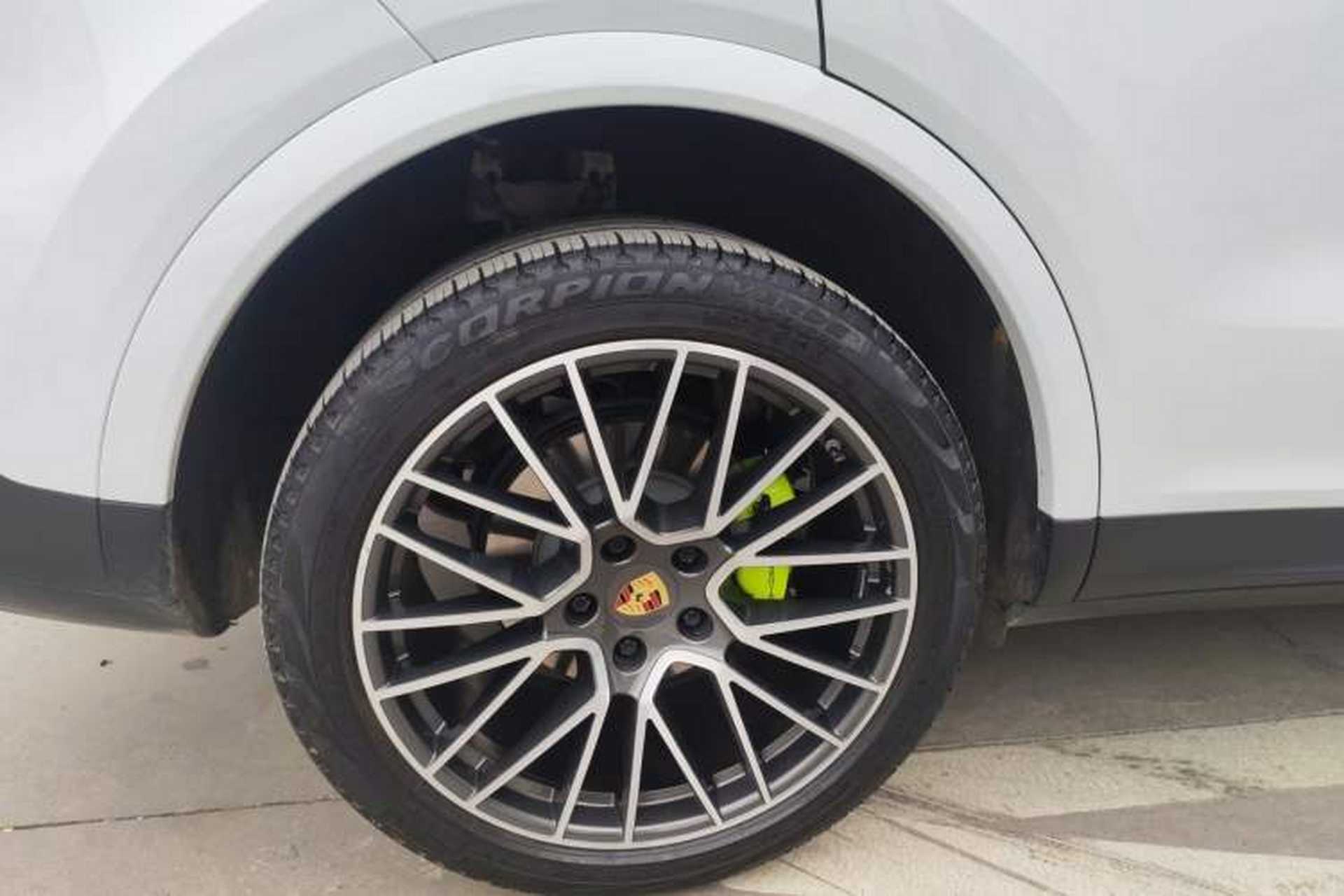 Used Porsche Cayenne E-Hybrid 2023 Cayenne E-Hybrid 2.0T Platinum Edition Exterior 5