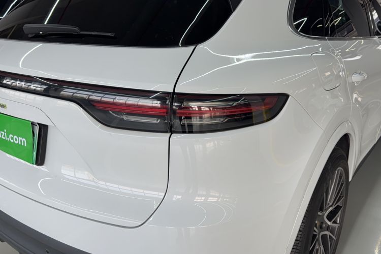 Used Porsche Cayenne E-Hybrid 2023 Cayenne E-Hybrid 2.0T Exterior 5