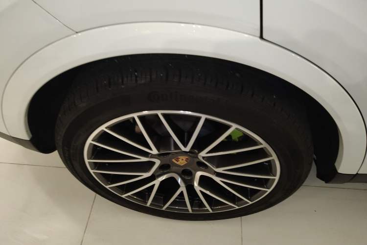 Used Porsche Cayenne E-Hybrid 2023 Cayenne E-Hybrid 2.0T Platinum Edition Exterior 5