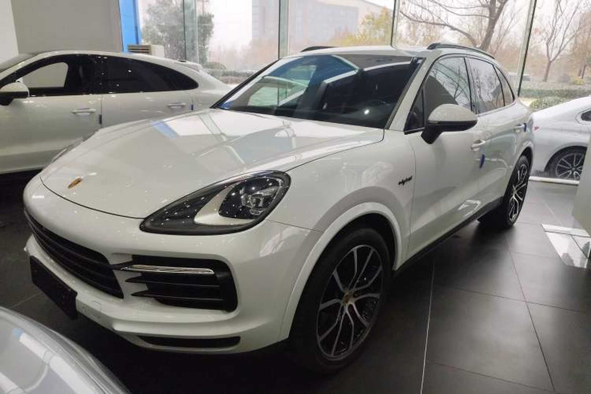 Used Porsche Cayenne E-Hybrid 2023 Cayenne E-Hybrid 2.0T Platinum Edition Front Left 45 Deg