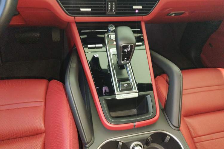 Used Porsche Cayenne E-Hybrid 2023 Cayenne E-Hybrid 2.0T Platinum Edition Gear Lever