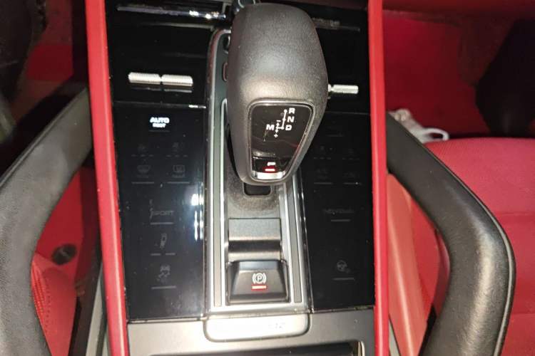 Used Porsche Cayenne E-Hybrid 2023 Cayenne E-Hybrid 2.0T Gear Lever