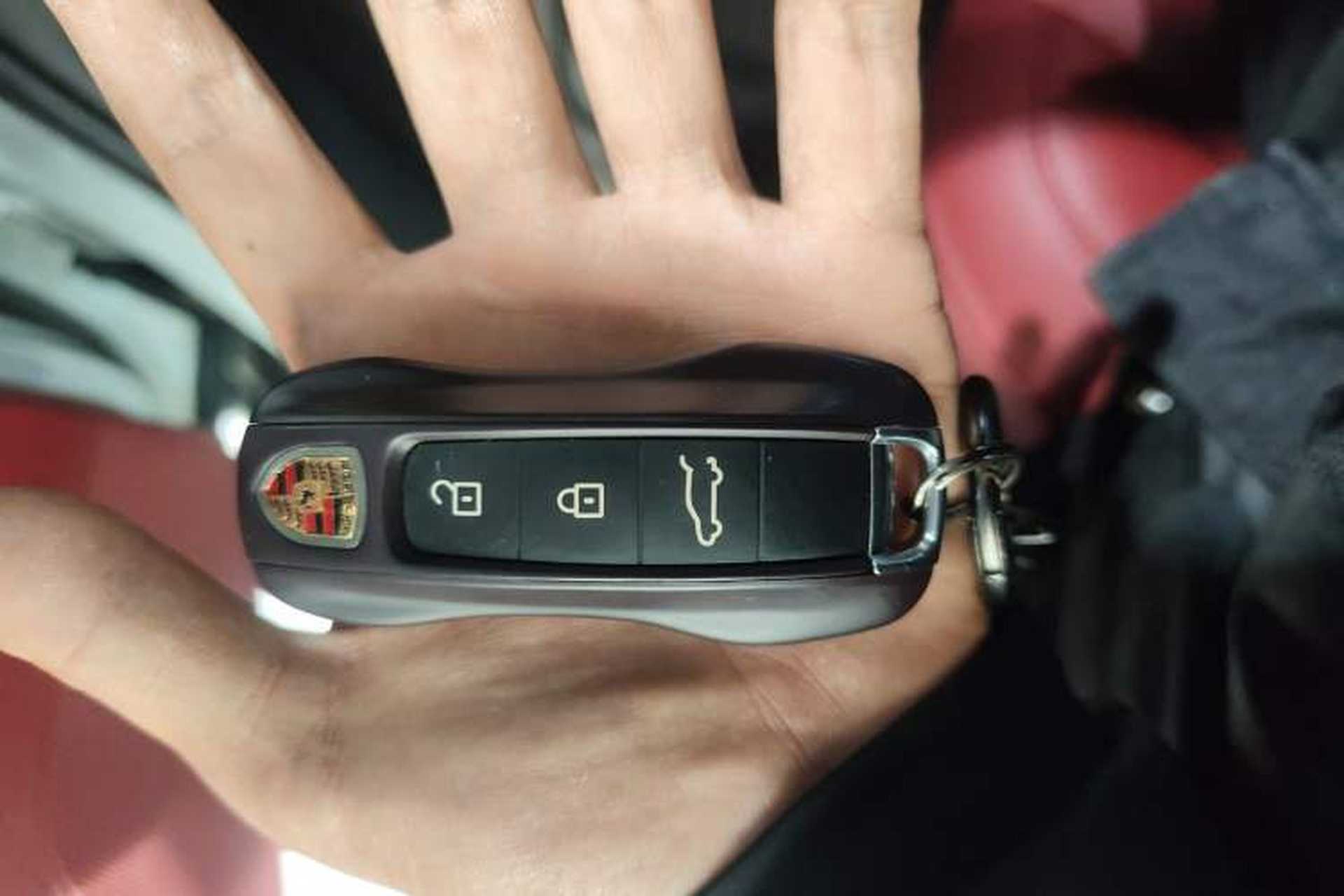 Used Porsche Cayenne E-Hybrid 2023 Cayenne E-Hybrid 2.0T Interior 1