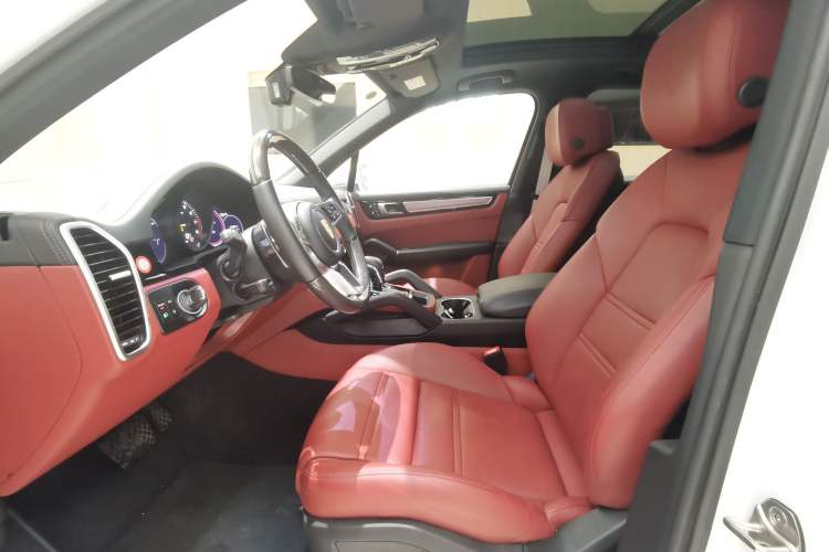 Used Porsche Cayenne E-Hybrid 2023 Cayenne E-Hybrid 2.0T Platinum Edition Interior 2