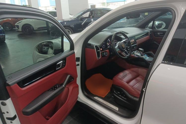 Used Porsche Cayenne E-Hybrid 2023 Cayenne E-Hybrid 2.0T Platinum Edition Interior 3
