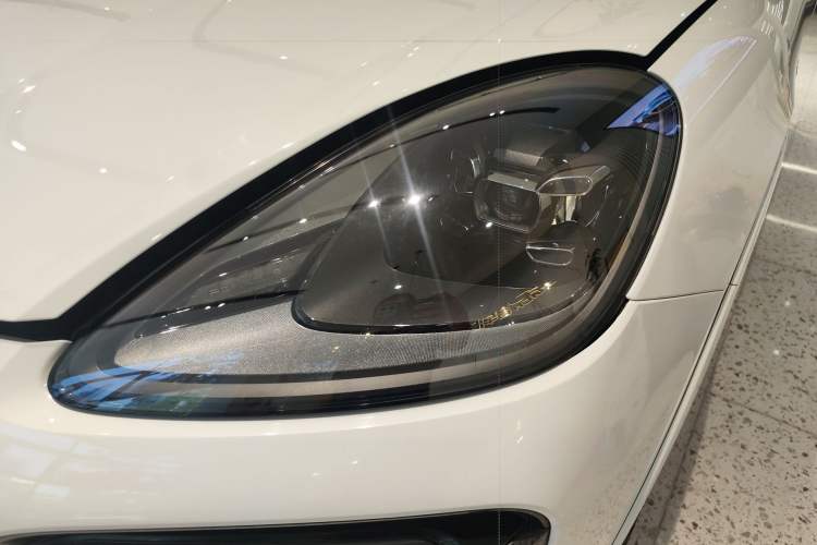 Used Porsche Cayenne E-Hybrid 2023 Cayenne E-Hybrid 2.0T Platinum Edition Left Front Headlight