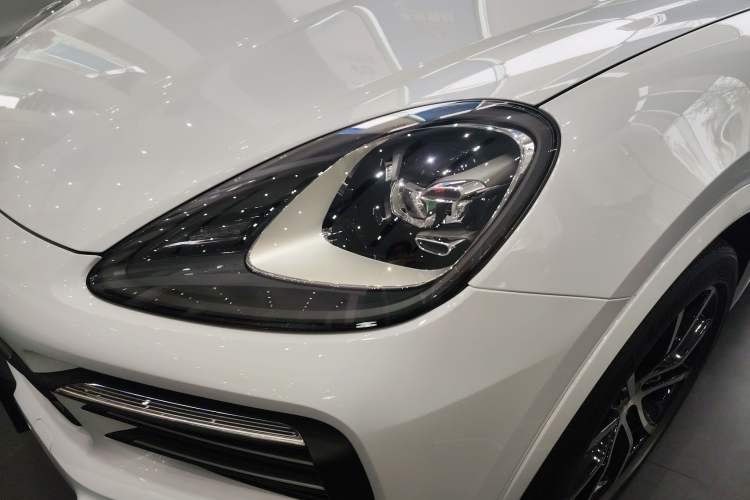 Used Porsche Cayenne E-Hybrid 2023 Cayenne E-Hybrid 2.0T Platinum Edition Left Front Headlight