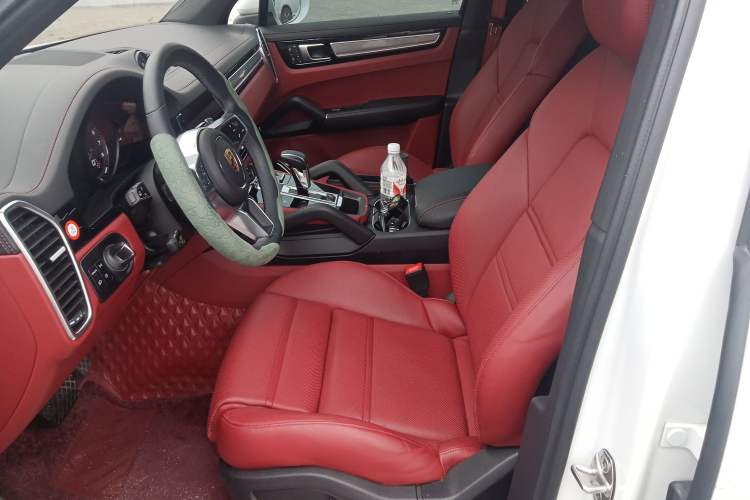 Used Porsche Cayenne E-Hybrid 2023 Cayenne E-Hybrid 2.0T Platinum Edition Left Front Seat
