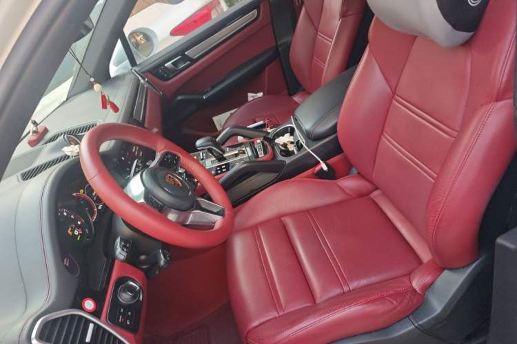 Used Porsche Cayenne E-Hybrid 2023 Cayenne E-Hybrid 2.0T Platinum Edition Left Front Seat