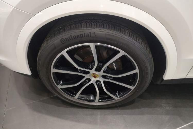 Used Porsche Cayenne E-Hybrid 2023 Cayenne E-Hybrid 2.0T Platinum Edition Left Front Wheel Hub