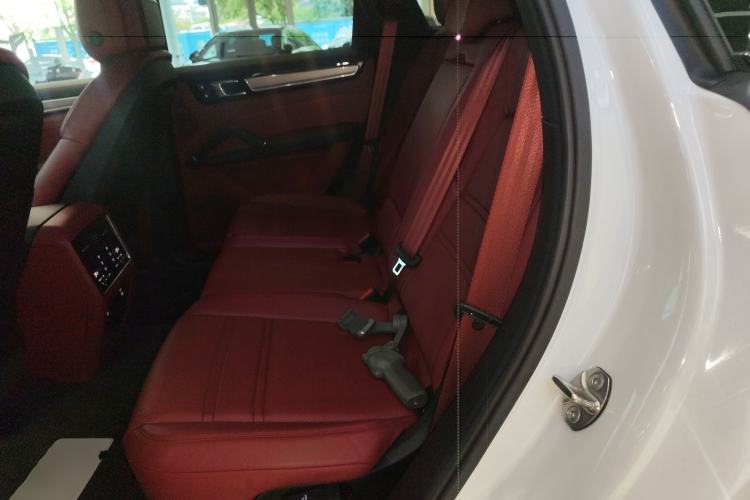 Used Porsche Cayenne E-Hybrid 2023 Cayenne E-Hybrid 2.0T Platinum Edition Left Rear Seat
