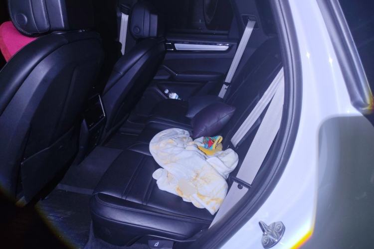 Used Porsche Cayenne E-Hybrid 2023 Cayenne E-Hybrid 2.0T Platinum Edition Left Rear Seat