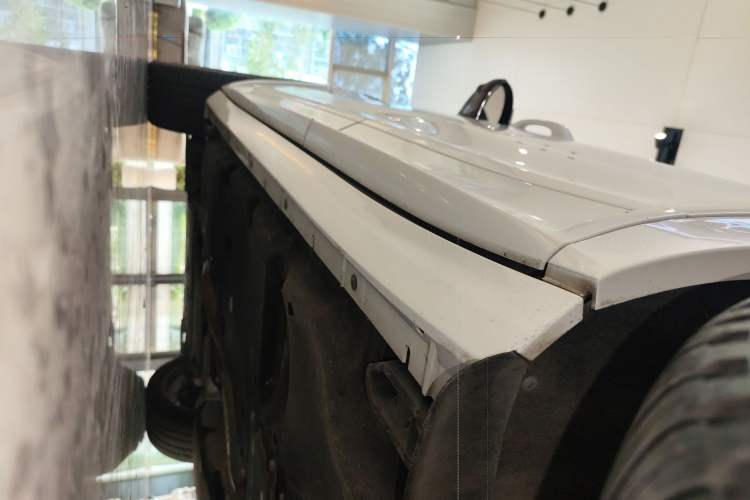 Used Porsche Cayenne E-Hybrid 2023 Cayenne E-Hybrid 2.0T Platinum Edition Left Side Sill