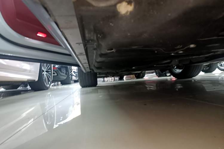 Used Porsche Cayenne E-Hybrid 2023 Cayenne Coupé E-Hybrid 2.0T Left Side Sill