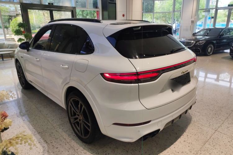 Used Porsche Cayenne E-Hybrid 2023 Cayenne E-Hybrid 2.0T Platinum Edition Rear Left 45 Deg
