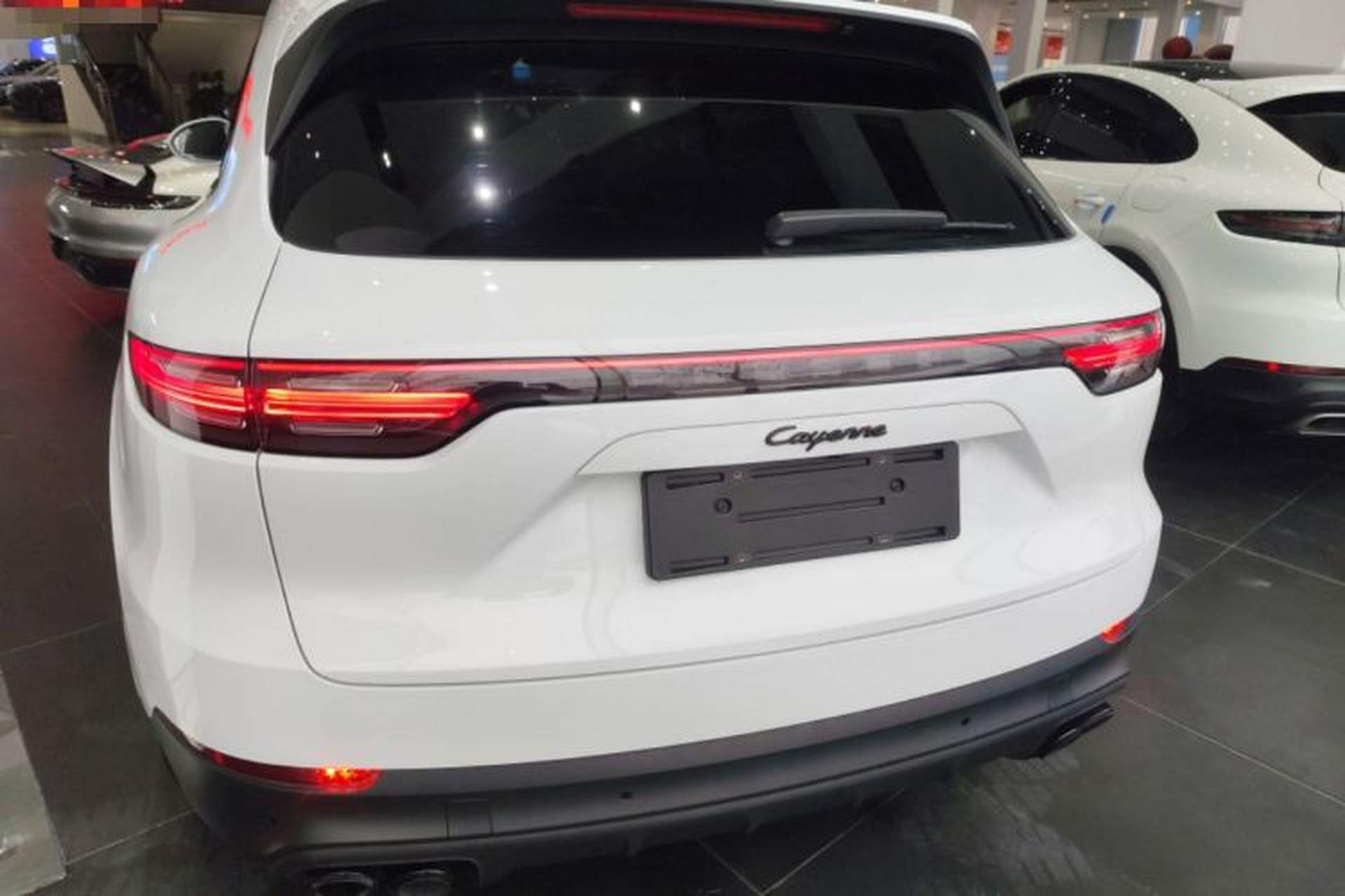 Used Porsche Cayenne E-Hybrid 2023 Cayenne E-Hybrid 2.0T Platinum Edition Rear