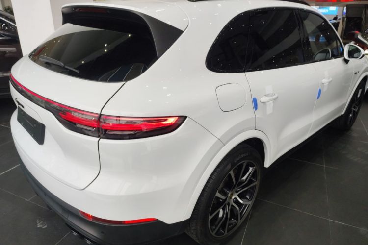 Used Porsche Cayenne E-Hybrid 2023 Cayenne E-Hybrid 2.0T Platinum Edition Rear Right 45 Deg