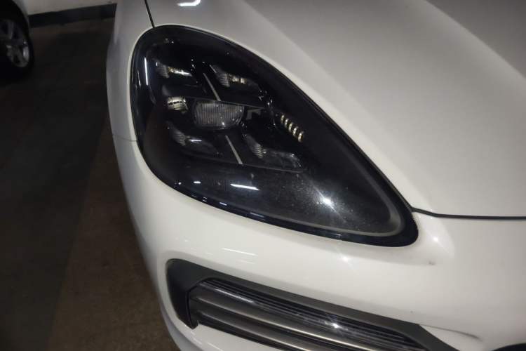Used Porsche Cayenne E-Hybrid 2023 Cayenne E-Hybrid 2.0T Platinum Edition Right Front Headlight