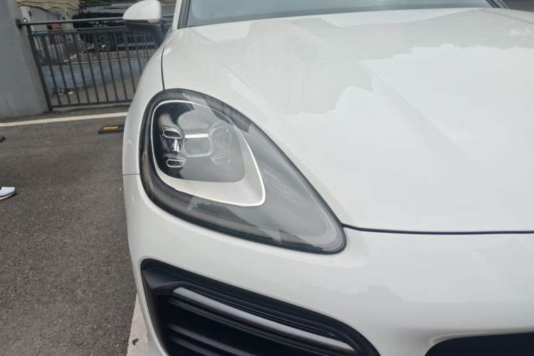 Used Porsche Cayenne E-Hybrid 2023 Cayenne E-Hybrid 2.0T Platinum Edition Right Front Headlight