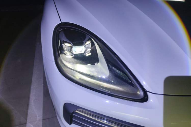 Used Porsche Cayenne E-Hybrid 2023 Cayenne E-Hybrid 2.0T Platinum Edition Right Front Headlight