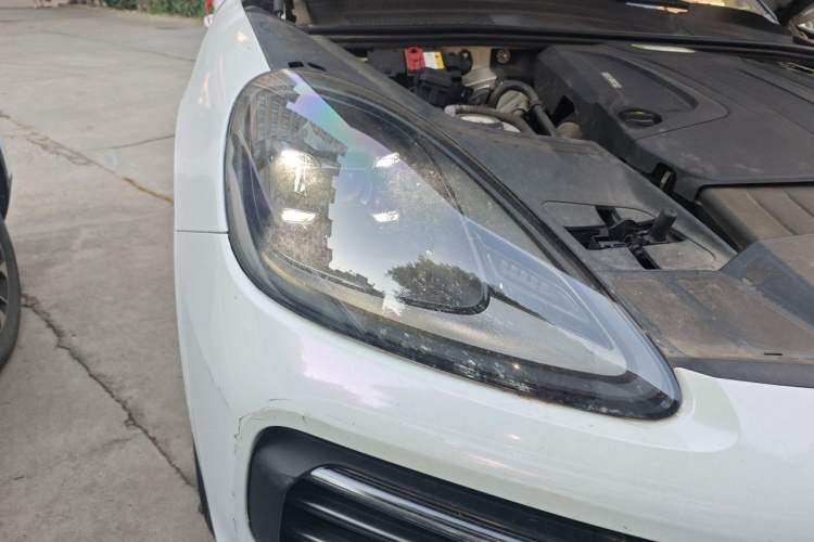 Used Porsche Cayenne E-Hybrid 2023 Cayenne E-Hybrid 2.0T Platinum Edition Right Front Headlight