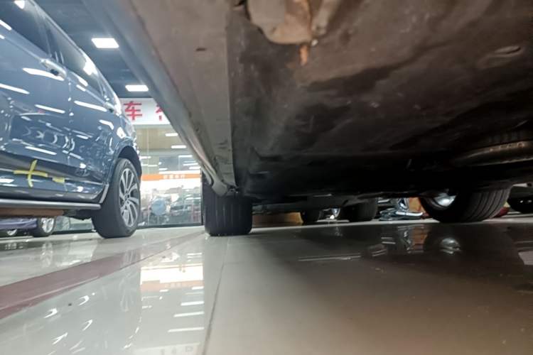 Used Porsche Cayenne E-Hybrid 2023 Cayenne Coupé E-Hybrid 2.0T Right Side Sill