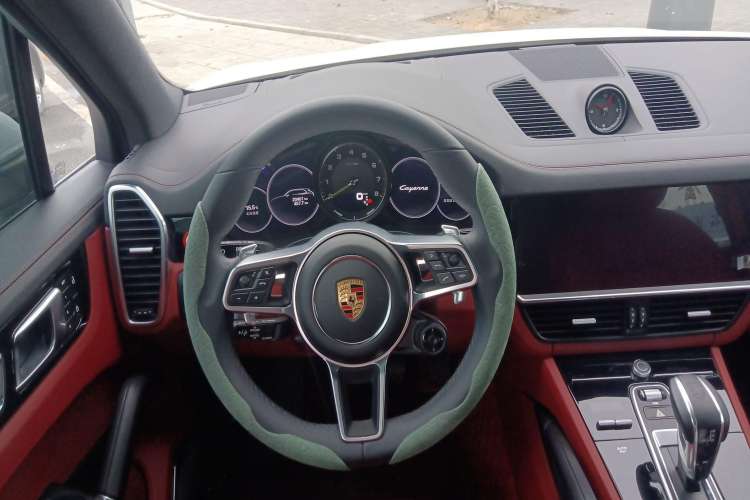 Used Porsche Cayenne E-Hybrid 2023 Cayenne E-Hybrid 2.0T Platinum Edition Steering Wheel