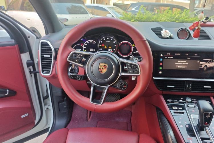 Used Porsche Cayenne E-Hybrid 2023 Cayenne E-Hybrid 2.0T Platinum Edition Steering Wheel