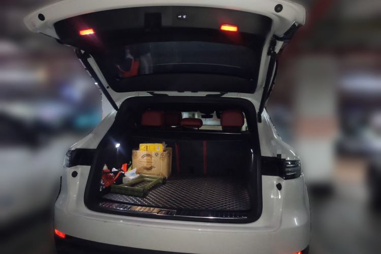 Used Porsche Cayenne E-Hybrid 2023 Cayenne E-Hybrid 2.0T Platinum Edition Trunk