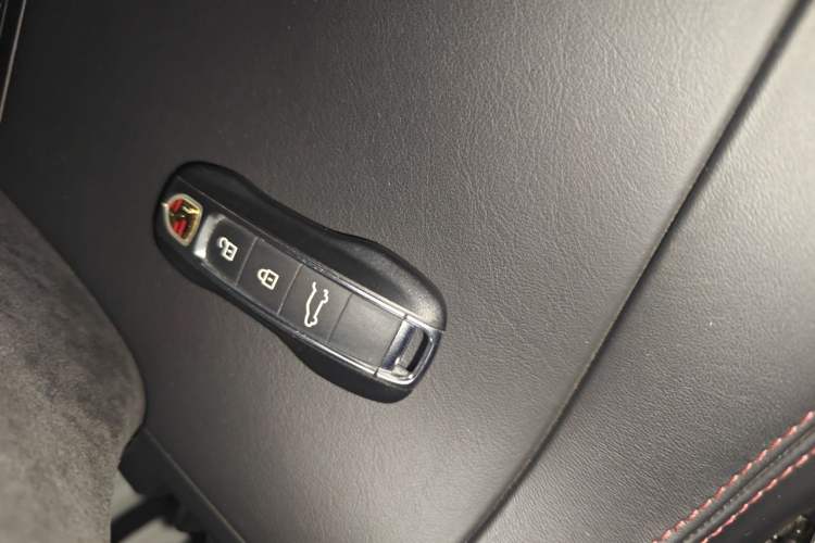 Used Porsche Cayenne E-Hybrid 2023 Cayenne E-Hybrid 2.0T Platinum Edition Vehicle Key