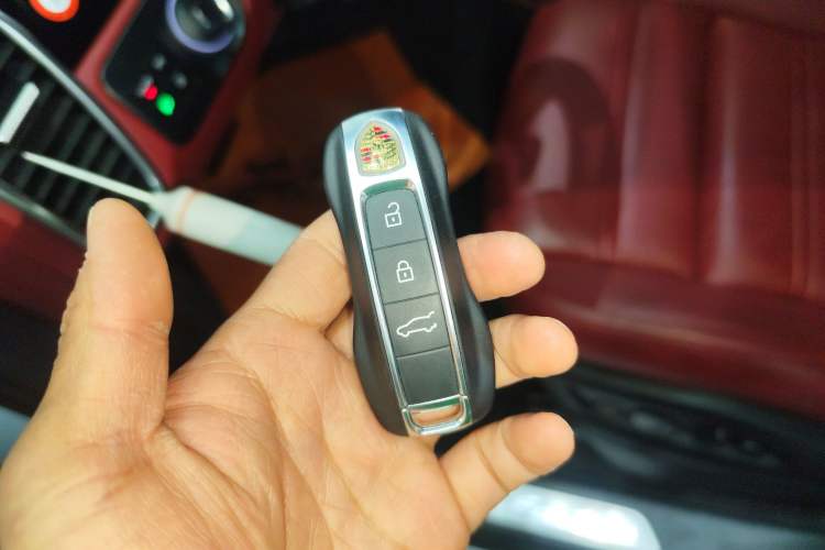 Used Porsche Cayenne E-Hybrid 2023 Cayenne E-Hybrid 2.0T Platinum Edition Vehicle Key