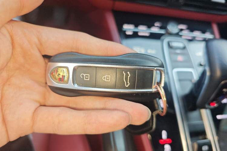 Used Porsche Cayenne E-Hybrid 2023 Cayenne E-Hybrid 2.0T Platinum Edition Vehicle Key