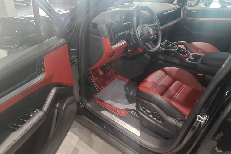 Used Porsche Cayenne E-Hybrid 2024 Cayenne E-Hybrid 2.0T Driver Seat