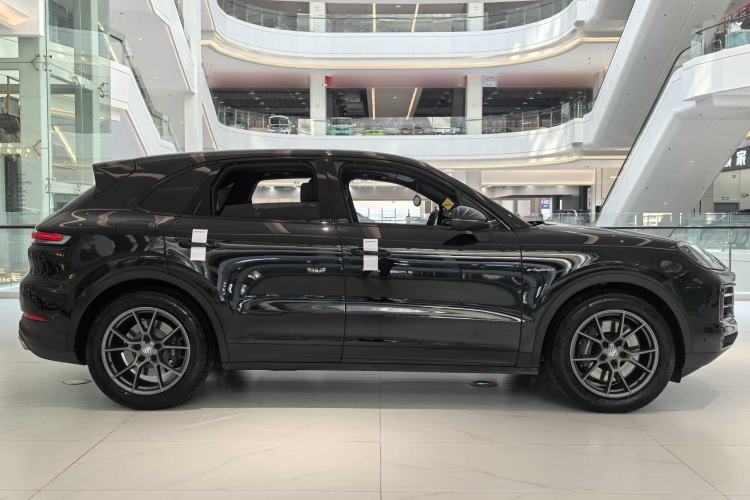 Used Porsche Cayenne E-Hybrid 2024 Cayenne E-Hybrid 2.0T Exterior 2
