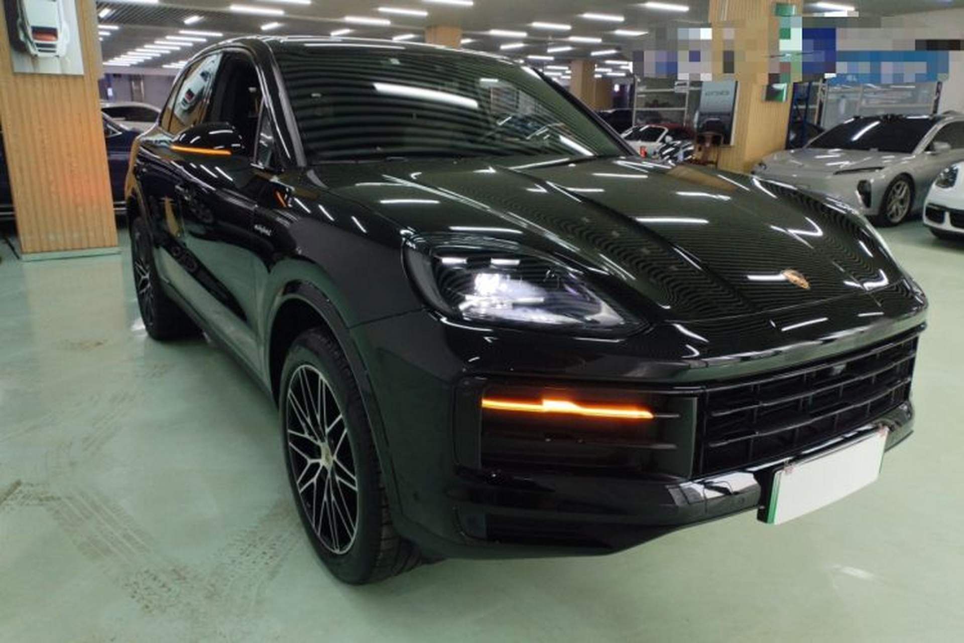 Used Porsche Cayenne E-Hybrid 2024 Cayenne E-Hybrid 2.0T Exterior 2